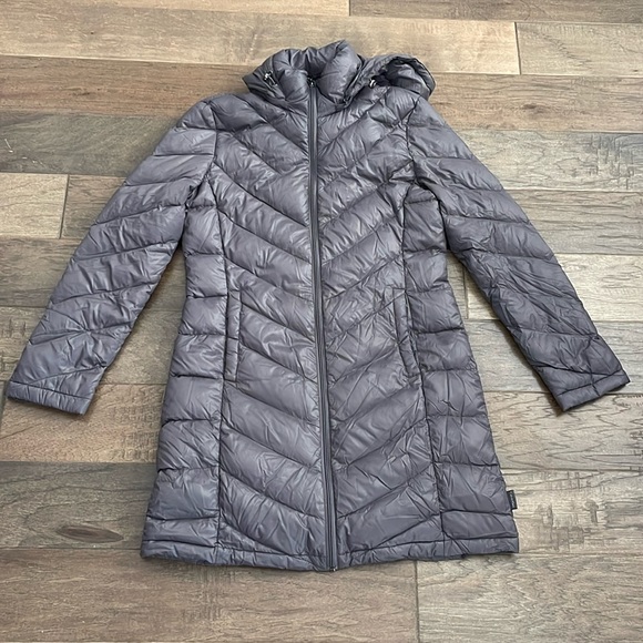 CALVIN KLEIN DOWN FEATHERED HOODED BUBBLE JACKET - Picture 2 of 6